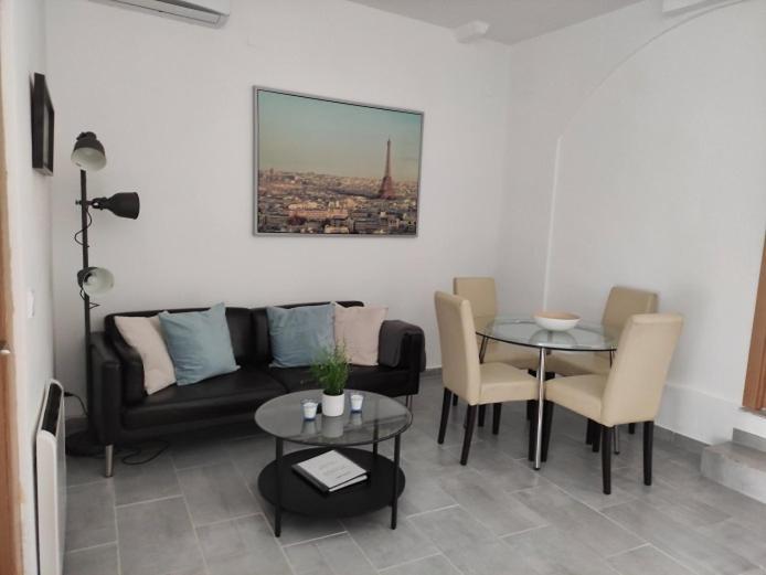 Piso Acogedor Con Encanto Navas del Rey Екстериор снимка